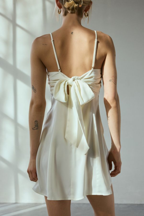 Slide View: 2: UO Bella Bow-Back Satin Mini Dress