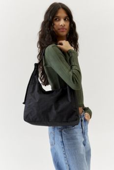 Slide View: 2: BAGGU Nylon Shoulder Bag