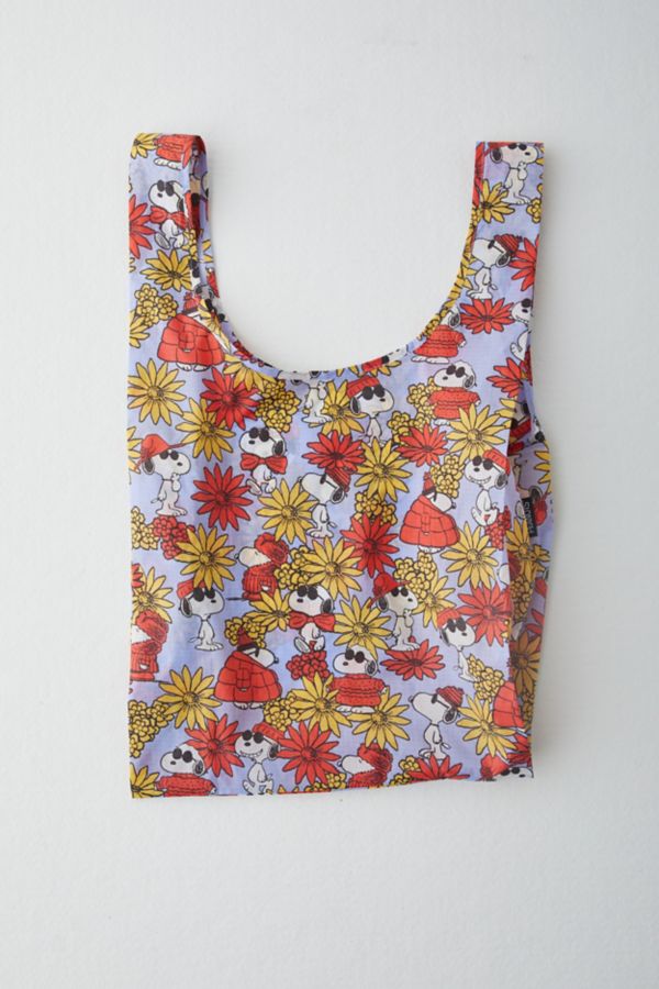 Slide View: 1: BAGGU X Peanuts Standard Printed Reusable Tote Bag