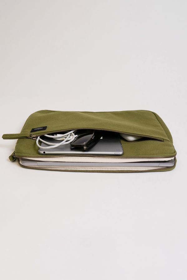 Slide View: 4: Terra Thread 13" Organic Cotton Canvas Laptop Sleeve