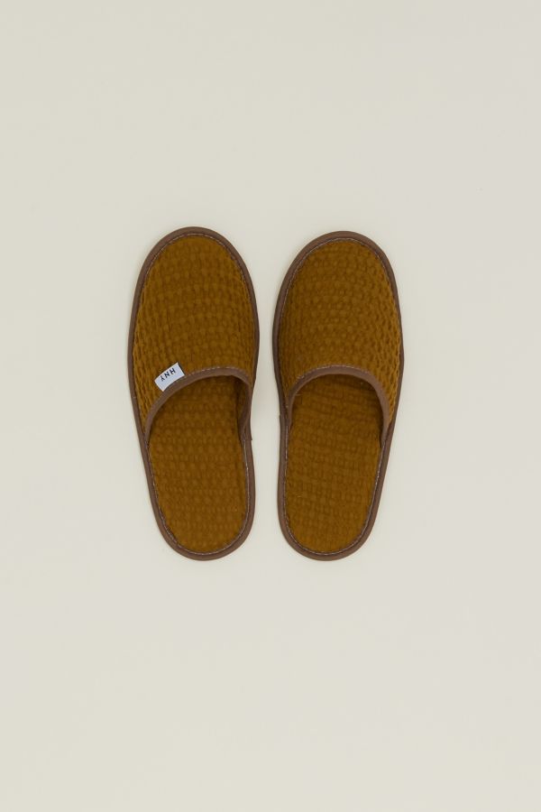 Slide View: 2: Hawkins New York Simple Waffle Slippers