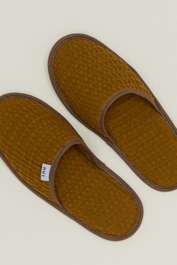 Slide View: 1: Hawkins New York Simple Waffle Slippers