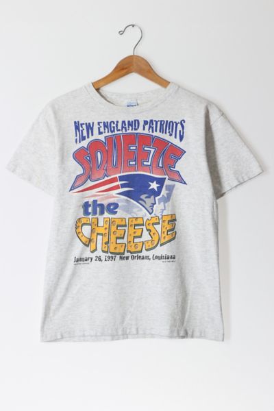 Vintage 1997 NFL Super Bowl New England Patriots Squeeze the Cheese T-shirt