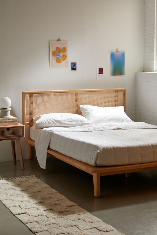 Slide View: 2: Marte Platform Bed