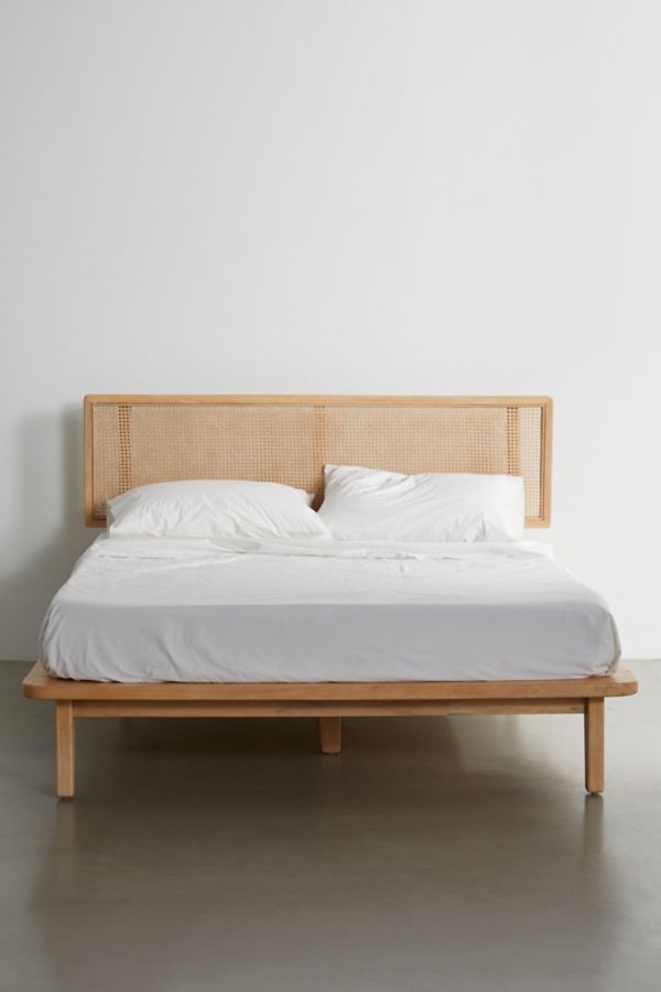 Slide View: 3: Marte Platform Bed