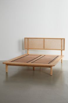 Slide View: 4: Marte Platform Bed