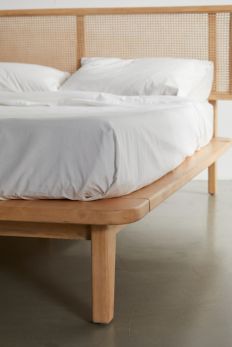 Slide View: 5: Marte Platform Bed