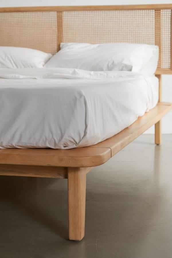 Slide View: 5: Marte Platform Bed