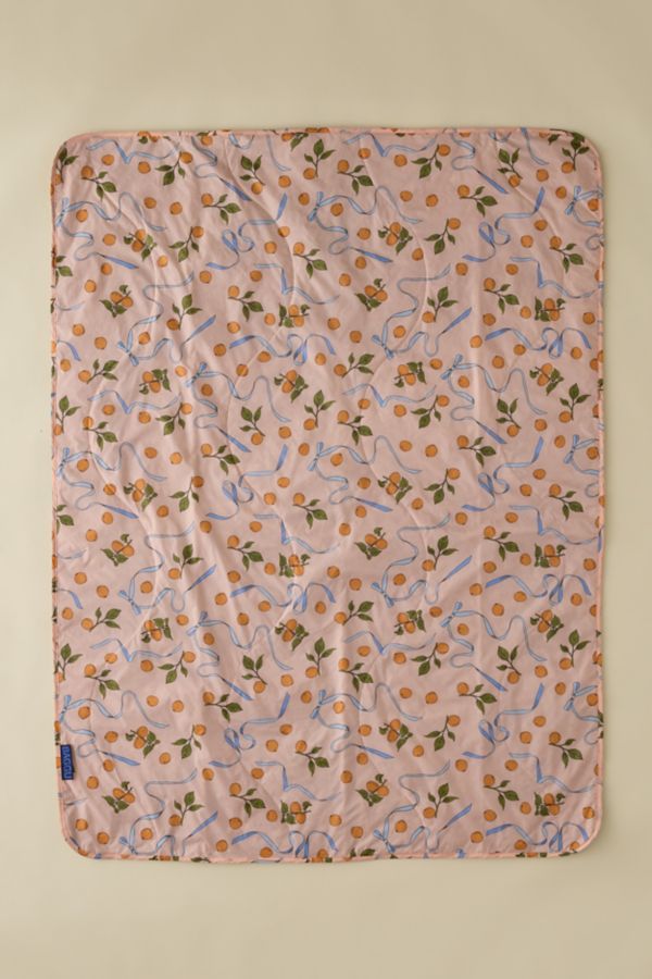 Slide View: 1: BAGGU Puffy Picnic Blanket