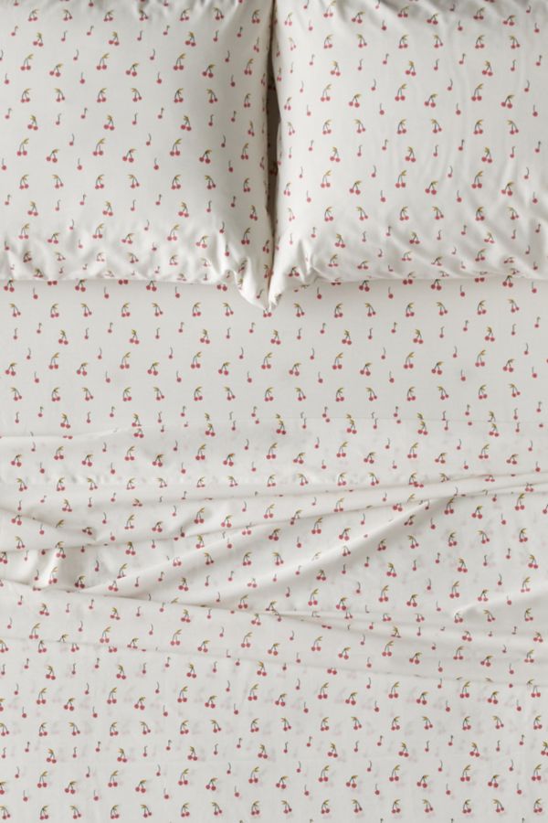 Slide View: 1: Cherries Sheet Set