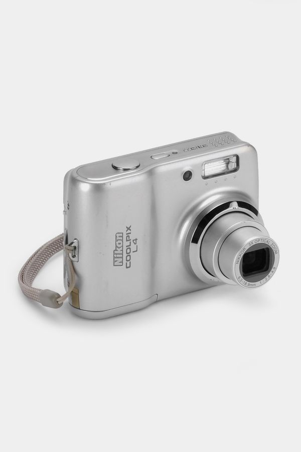 Slide View: 2: Nikon Coolpix L4 Point and Shoot Digital Camera Refurbished by Retrospekt