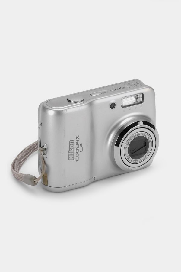 Slide View: 1: Nikon Coolpix L4 Point and Shoot Digital Camera Refurbished by Retrospekt