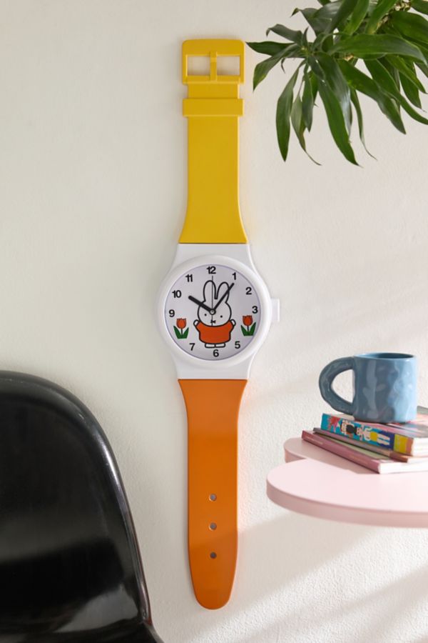 Slide View: 1: Wristwatch Wall Clock