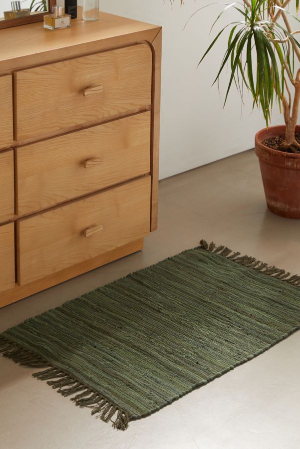 Slide View: 6: Urban Renewal Remnants Solid Chindi Rug