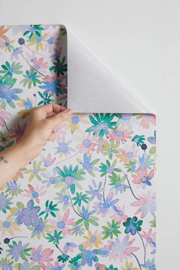 Slide View: 3: Ninola Design Daisies Spring Blooms Removable Wallpaper