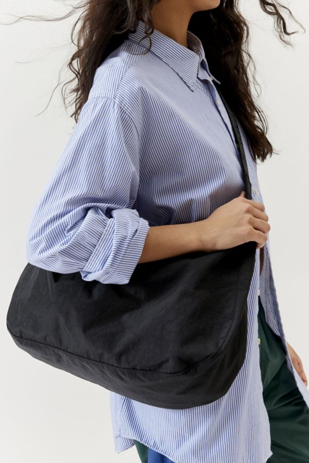 Slide View: 2: BAGGU Large Nylon Crescent Bag