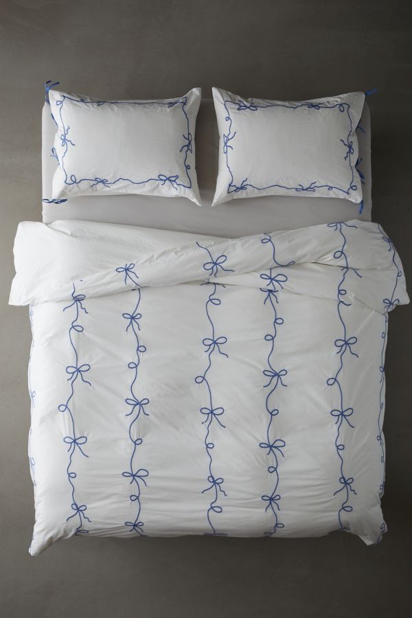 Slide View: 3: Lacey Bows Duvet Cover