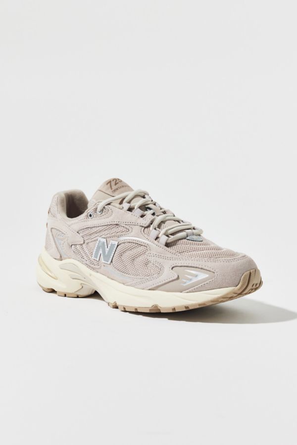 Slide View: 3: New Balance 725v1 Sneaker