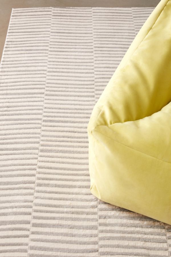 Slide View: 2: Static Tufted Rug