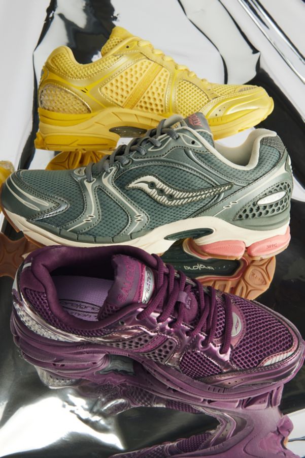 Slide View: 1: Saucony ProGrid Triumph 4s Sneaker