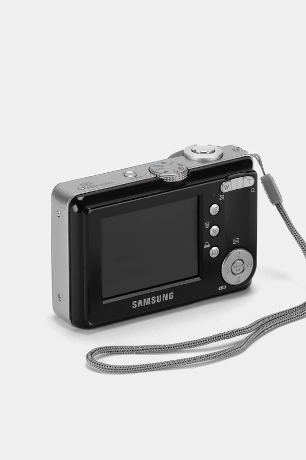 Slide View: 3: Samsung Digimax S500 Point and Shoot Digital Camera Refurbished by Retrospekt