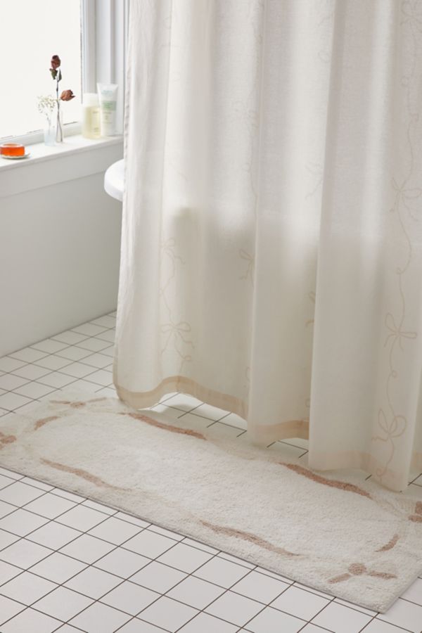 Slide View: 1: Lacey Bows Tufted Bath Mat