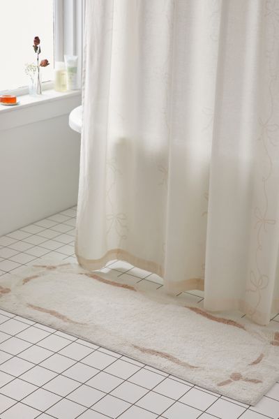 Lacey Bows Tufted Bath Mat