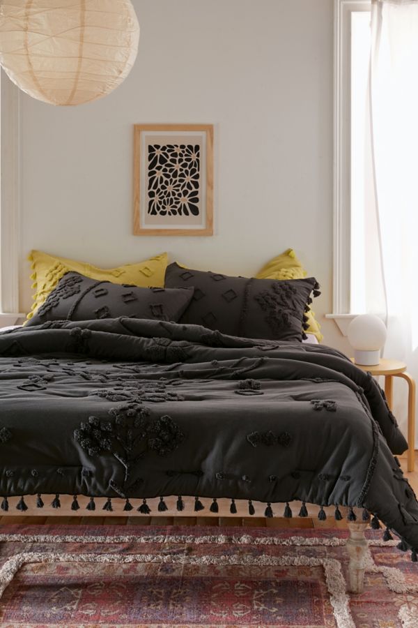 Slide View: 1: Maggie Boho Tufted Comforter