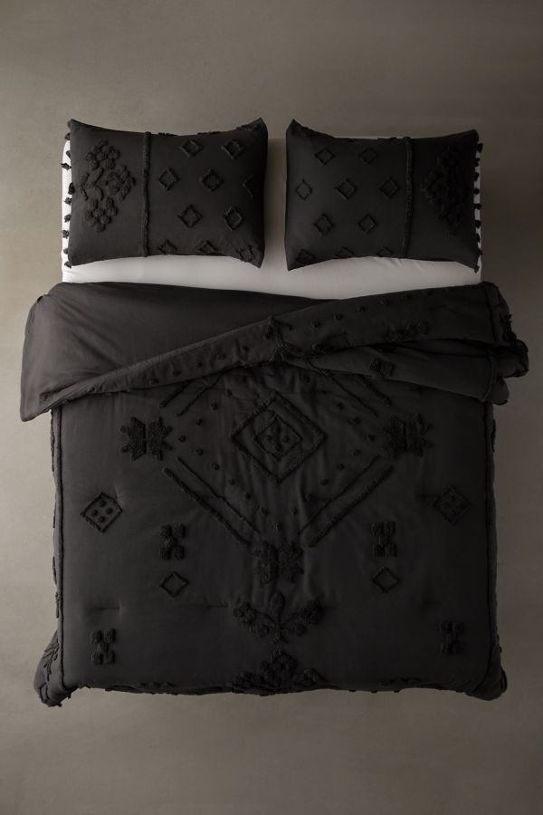 Slide View: 2: Maggie Boho Tufted Comforter