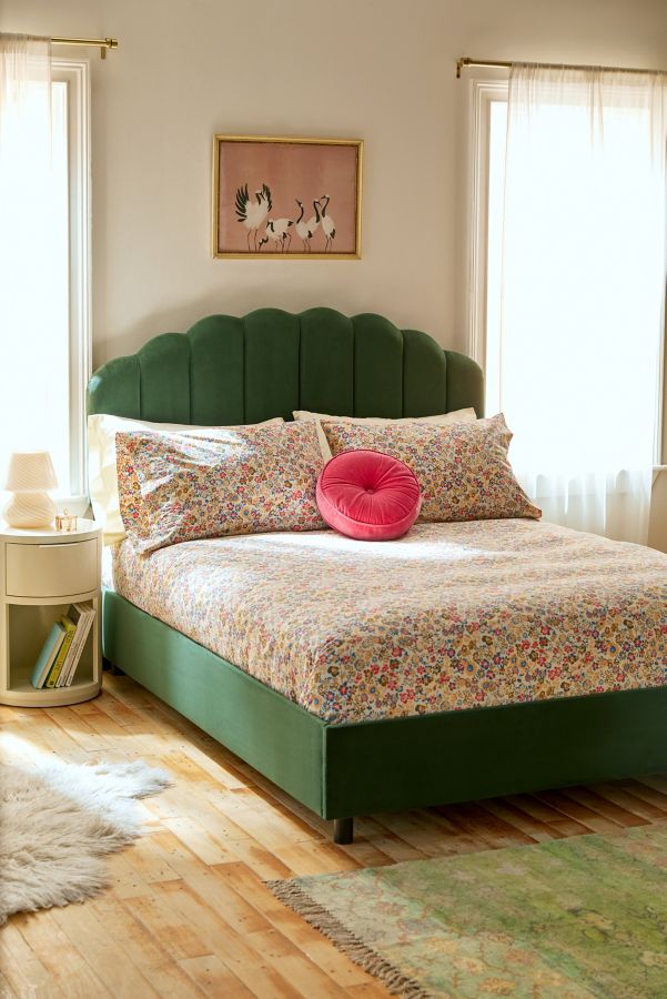 Slide View: 1: Claire Velvet Bed