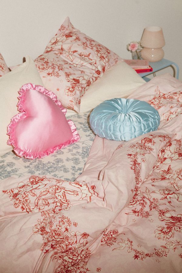 Slide View: 1: Cherub Toile Duvet Cover