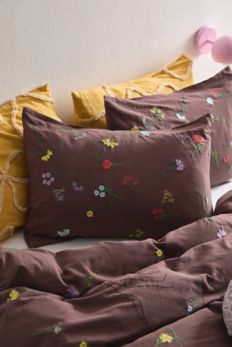 Slide View: 1: Sleepy Cats Embroidered Sham Set