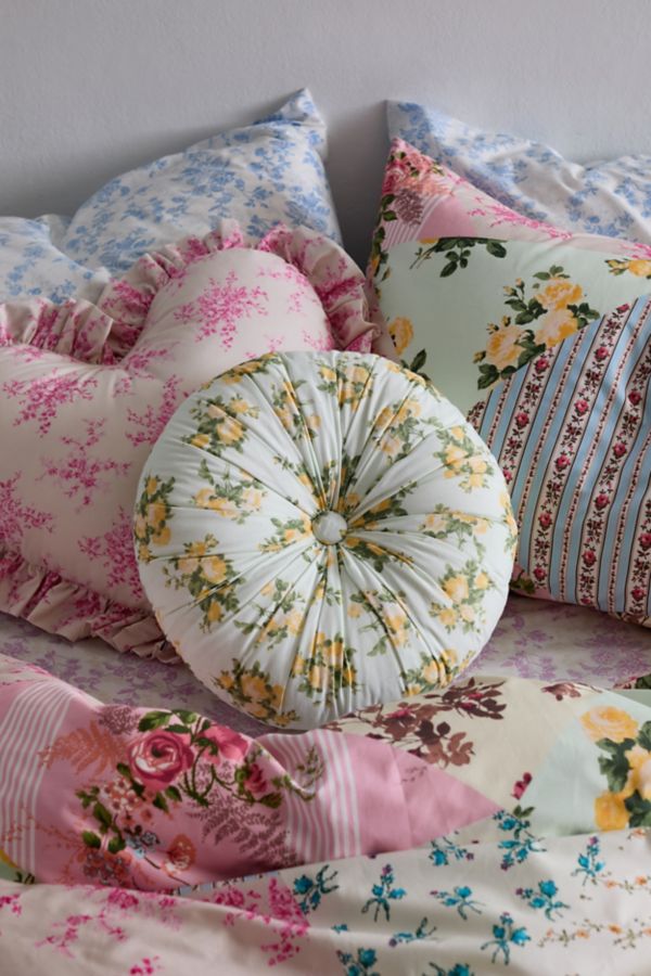 Slide View: 1: Lena Round Pintuck Throw Pillow