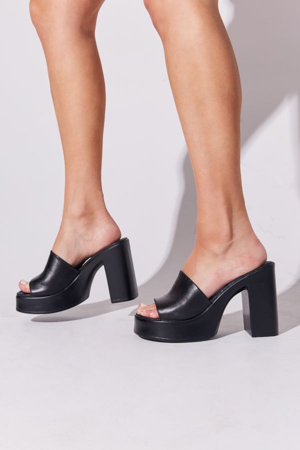 Slide View: 1: ROC Nina Leather Mule