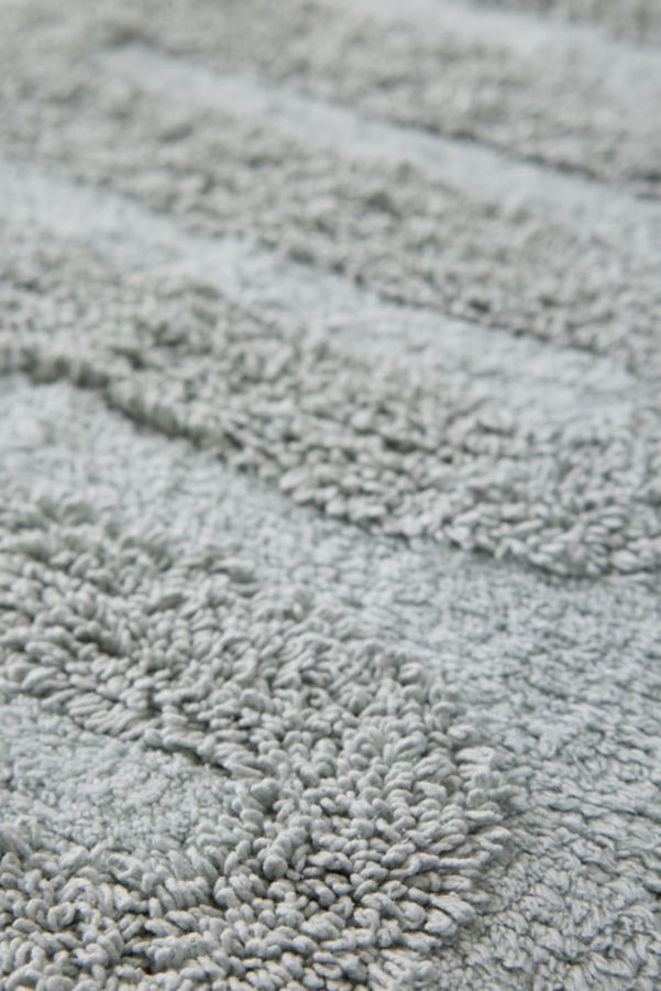 Slide View: 3: Looped Squiggle Runner Tufted Bath Mat