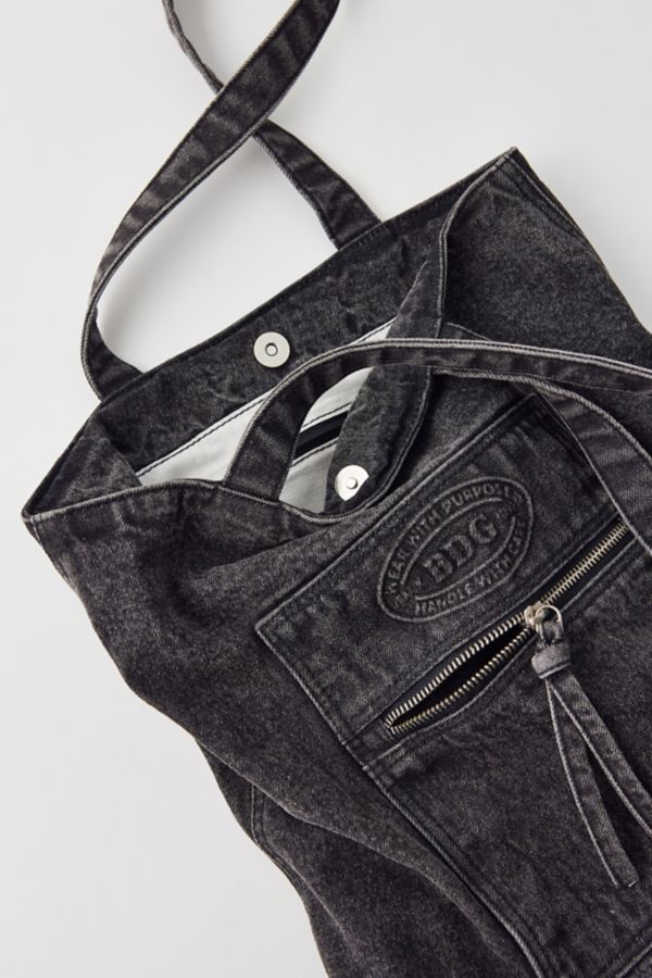 Slide View: 3: Sac Fourre-tout en Denim Délavé avec Logo BDG