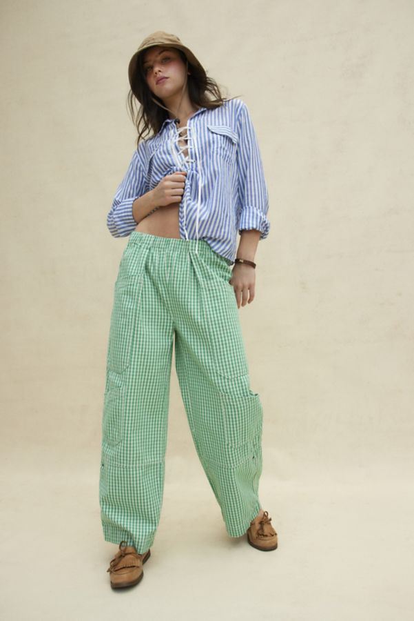 Slide View: 1: BDG Charlie Gingham Low-Rise Wide-Leg Pant