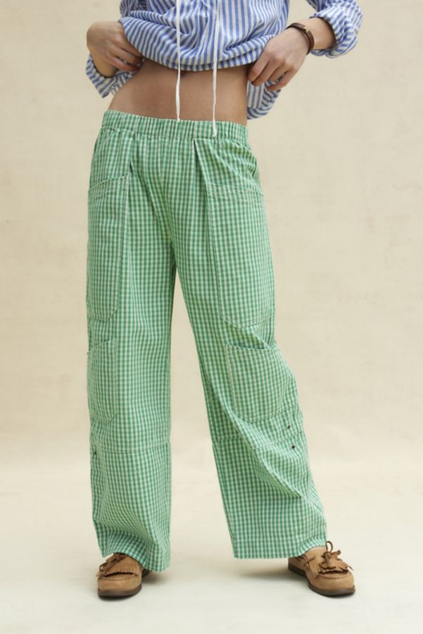 Slide View: 3: BDG Charlie Gingham Low-Rise Wide-Leg Pant