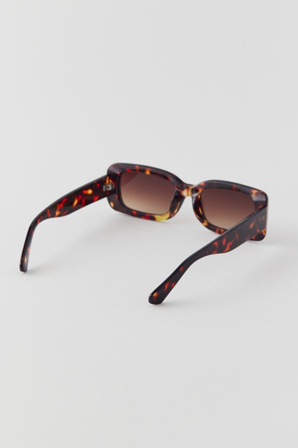 Slide View: 4: UO Essential Rectangle Sunglasses