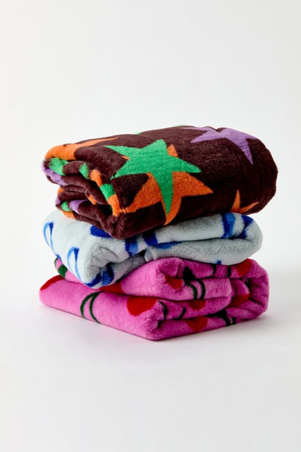 Slide View: 4: Harper Faux Fur Printed Throw Blanket