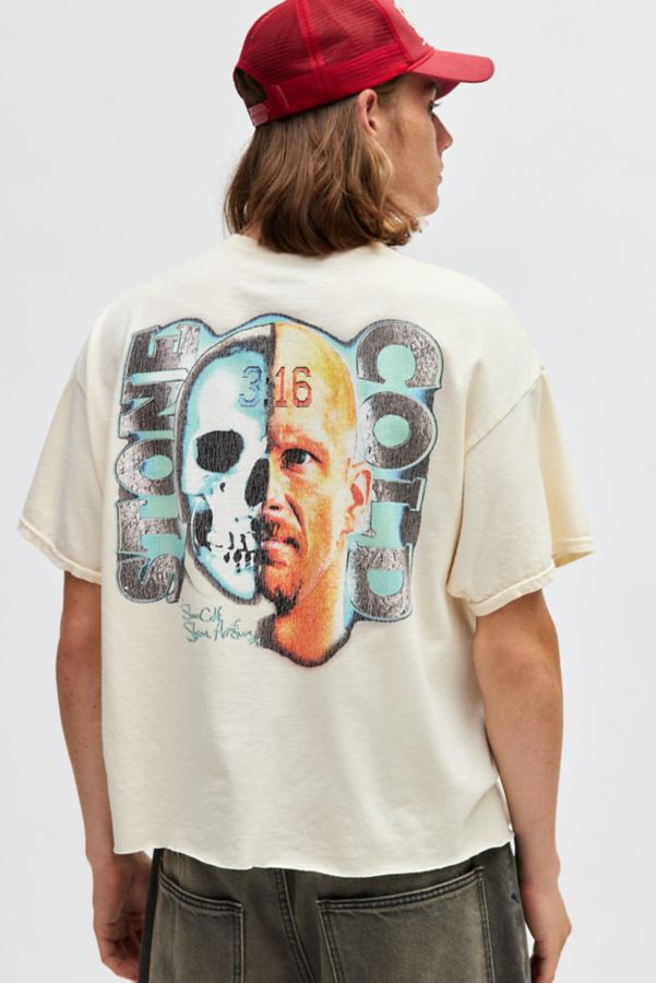 Slide View: 1: WWE UO Exclusive Stone Cold Steve Austin Cropped Graphic Tee