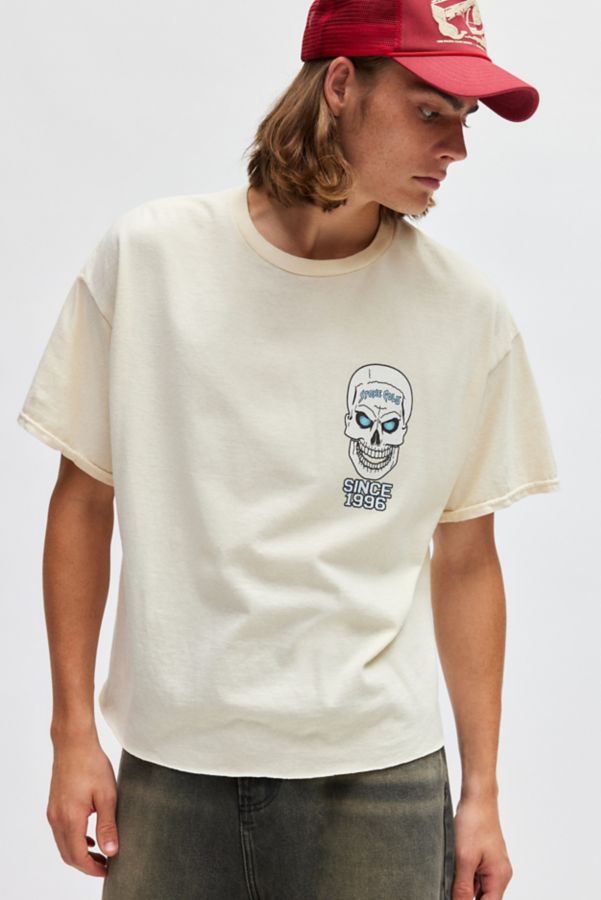 Slide View: 2: WWE UO Exclusive Stone Cold Steve Austin Cropped Graphic Tee