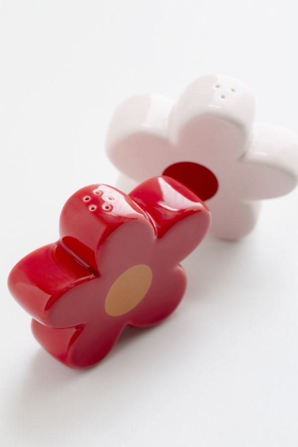 Slide View: 3: DOIY Daisy Salt & Pepper Shaker Set