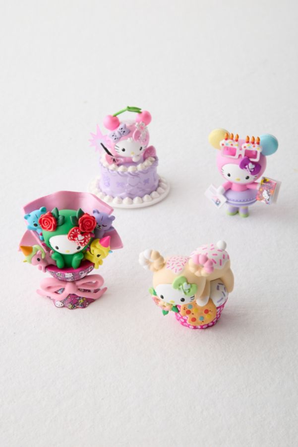 Slide View: 1: Figurine Boîte Mystère tokidoki X Sanrio Hello Kitty & Amis