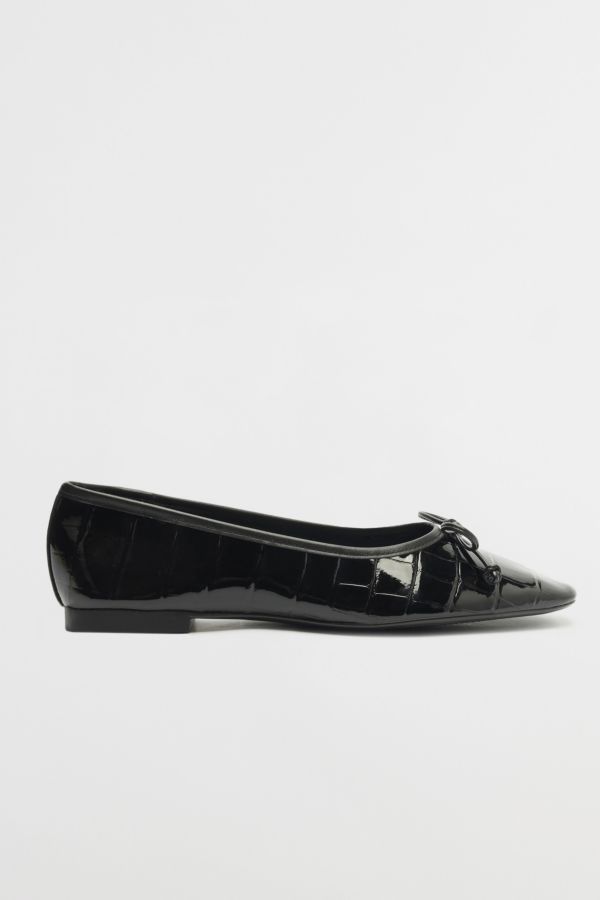 Slide View: 1: Schutz Arissa Leather Croc Ballet Flat