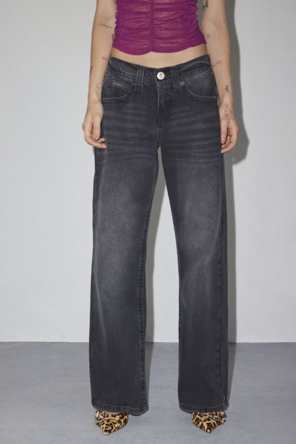 Slide View: 2: BDG Kayla Straight Leg Low-Rise Jean