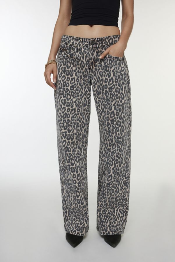 Slide View: 2: BDG Kayla Printed Low-Rise Jean