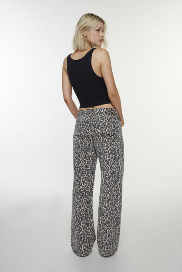 Slide View: 5: BDG Kayla Printed Low-Rise Jean