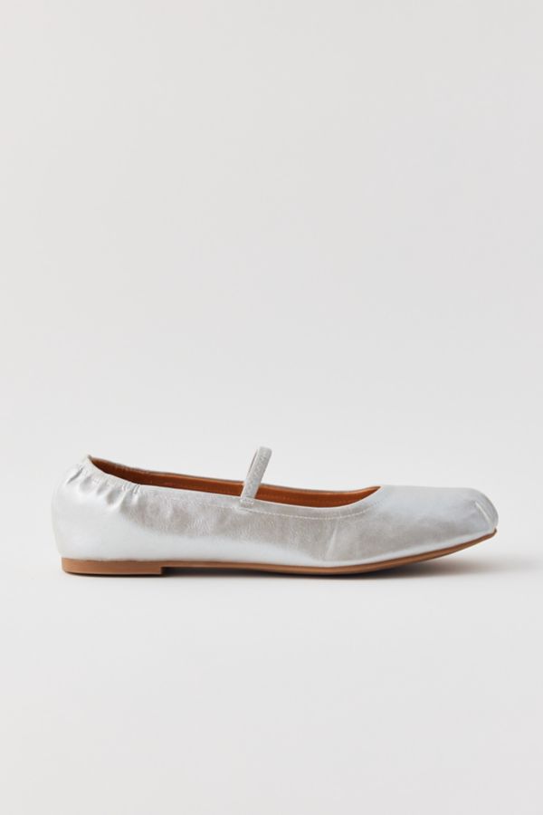 Slide View: 2: UO Mila Ballet Flat