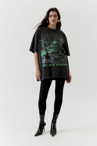 Willie's Reserve Cowboy Distressed Tee